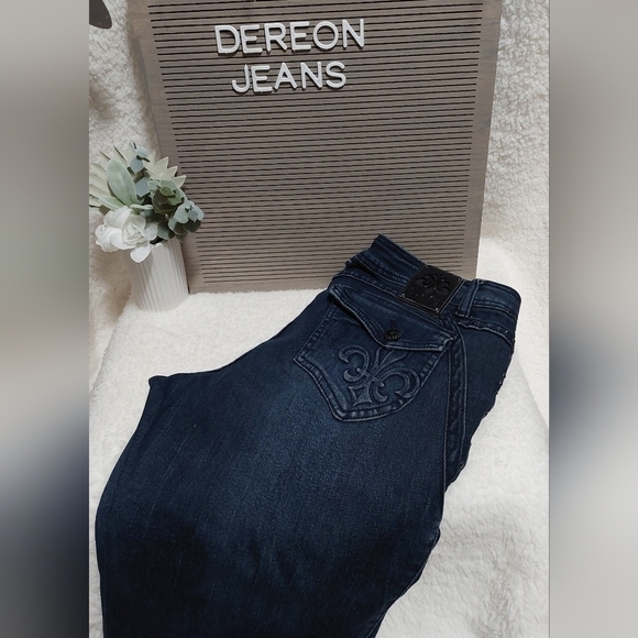 Darian Jean's Size: 11/12 - Picture 4 of 12